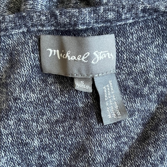 Michael Stars Navy & White Heathered Lightweight V Neck Sweater - Size Small - Picture 2 of 16